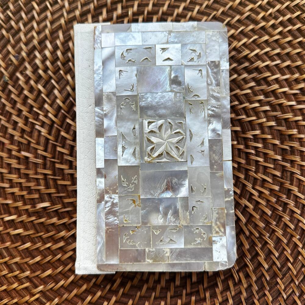 Vintage 1985 Mother-of-Pearl‎ Inlay Holy Bible – owned by Hon. Jim Wright